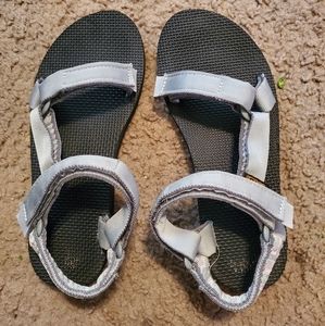 TEVA durable outdoor sandals worn once